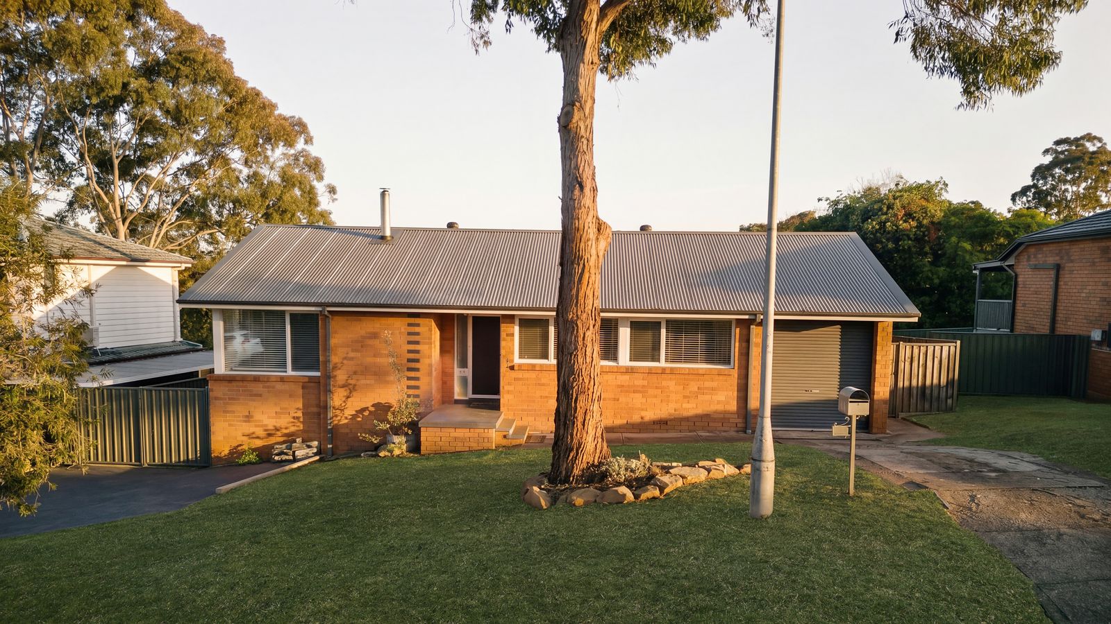 13 Jarndyce Avenue, Ambarvale - Image 1