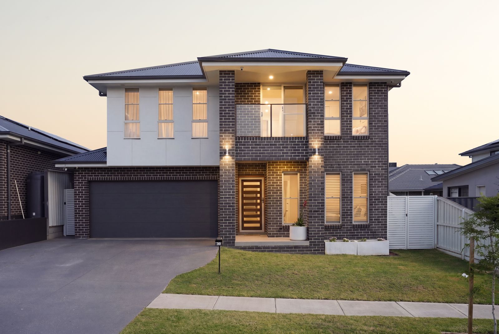 28a & 28b Beattie Street, Gledswood Hills - Image 1